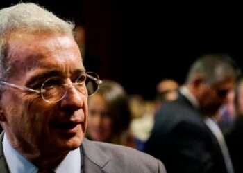 Defensa de Uribe acusa de parcialidad al fiscal que lo llevó a juicio