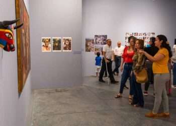 El MAT inauguró la exposición Festival Folclórico – Ā”Una Imagen Construida!