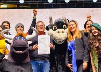 Petro Sanciona Ley ‘No Más Olé’: Fin de las Corridas de Toros en Colombia
