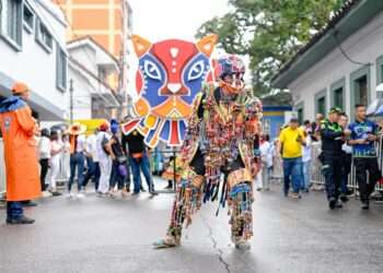 Esplendor Cultural en el Gran Desfile Nacional e Internacional del Folclor