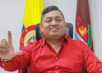 Luis Ángel Gutiérrez Permanece en el Cargo como Alcalde de Carmen de Apicalá Pese a Fallo Judicial