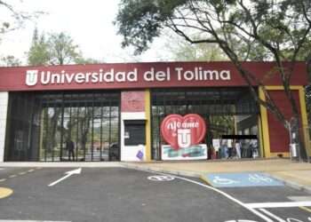 Estudiantes de 15 programas de la UT declaran paro indefinido