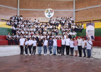 Fundación Impulsa Futuro fortalece liderazgo y emprendimiento juvenil con la Escuela de Heroes