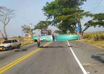 Nuevo cierre total en la autopista Ibagué – Alvarado por protesta de camioneros