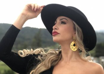 La cantante Lady Yuliana sufre aparatoso accidente en carretera hacia Ibagué