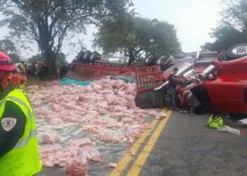 Choque fatal entre tractocamión y buseta en la vía La Dorada – Honda