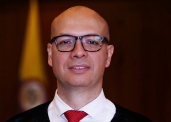 Magistrado IvÔn Mauricio Lenis Gómez se pasa por la faja la ley