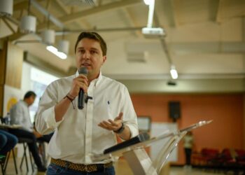 Marco Emilio Hincapié considera postularse al Senado tras su salida del MAIS