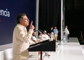 Presidente Gustavo Petro impulsa la recuperación de la red férrea eléctrica en Colombia