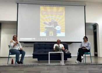 Daniel Samper Ospina reflexiona sobre el humor político en su visita a la Universidad de Ibagué