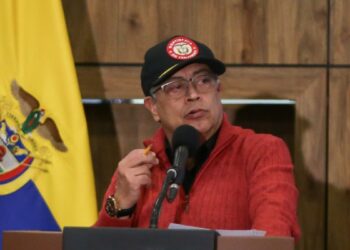 Petro celebra aprobación de la reforma laboral, pero critica exclusión de jornaleros agrarios