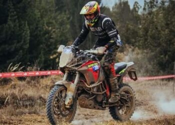 David Lobón, el piloto ibaguereño que brilla entre los grandes del motociclismo nacional