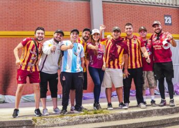 La FƔbrica de Licores del Tolima celebra los 70 aƱos del Deportes Tolima