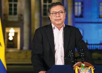 Petro felicita a Trump tras su victoria electoral y aboga por el diálogo norte-sur