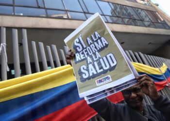 Reforma a la salud avanza en el Congreso: aprobada en primer debate en la Comisión Séptima