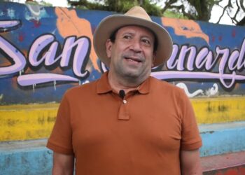 Tolimense Nestor Oliveros elegido como Jurado en los Premios TAL 2024