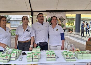 Campesinos del Tolima cierran el año con mercado y anchetas navideñas