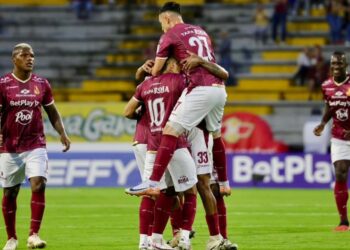Deportes Tolima busca afianzarse en la cima ante un América de Cali en crisis