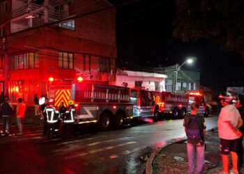 Incendio afecta fábrica de muebles en Ibagué