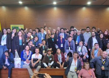 Jóvenes impulsan la transformación social con el Servicio Social para la Paz