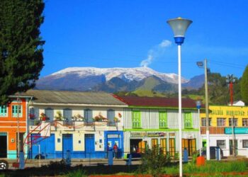 Tolima refuerza compromiso para proteger el Parque Nacional Los Nevados