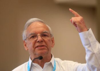 Bonilla renuncia al MinHacienda tras escándalo de la UNGRD