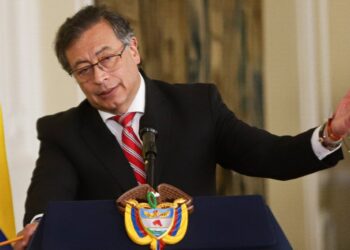 Presidente Petro suspende diálogos de paz con el ELN tras crímenes en el Catatumbo