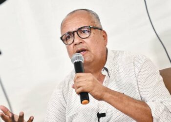 Senador Óscar Barreto renunciaría al Congreso para impulsar campaña de Santiago Barreto