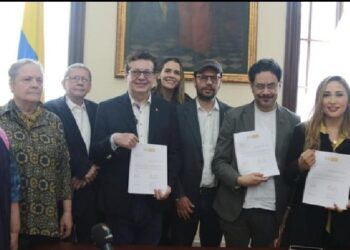 Radican nuevo proyecto para reducir salario de congresistas a $28 millones
