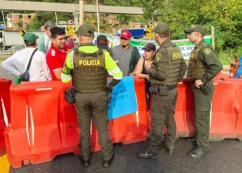 Se normaliza el tránsito en la vía Melgar-Bogotá tras acuerdo con firmantes de paz