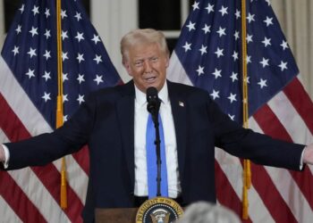 Trump impone aranceles del 25% al acero y aluminio, afectando a sus principales aliados