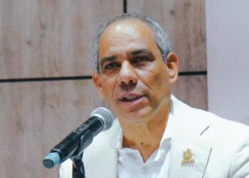 “Deberá responder”: Zapateiro critica la gestión de Iván Velásquez tras su renuncia