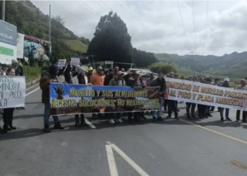 Agricultores y comerciantes protestaron en Murillo por restricciones de Parques Naturales