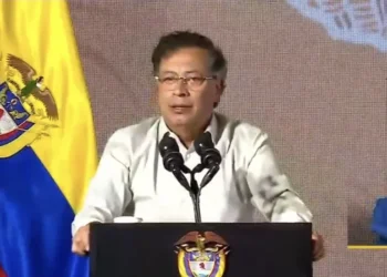 Petro responde a Matiz y critica a los conservadores por falta de recursos