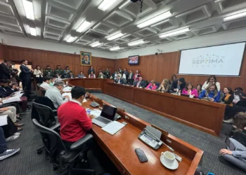 Senado archiva la reforma laboral: Gobierno plantea decretos y consulta popular