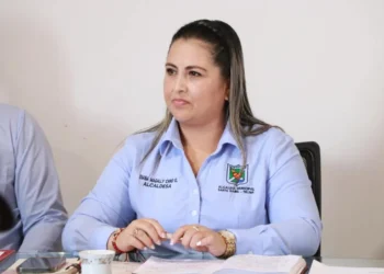 Procuraduría formula cargos contra la alcaldesa de Santa Isabel por nombramientos irregulares