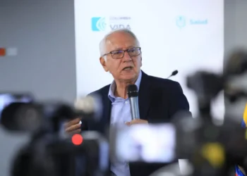 Gobierno denuncia sobrecostos e intermediación en la distribución de medicamentos