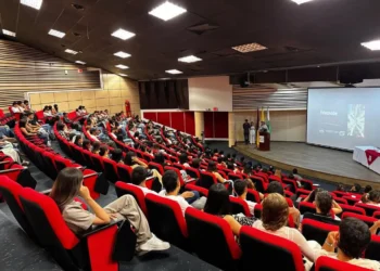 Inicia “Educación Primero”, el proyecto que abre caminos universitarios a 250 jóvenes