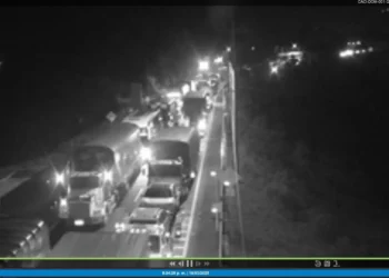 Paso restringido en la vía Ibagué-Calarcá por deslizamientos y obras en Cajamarca