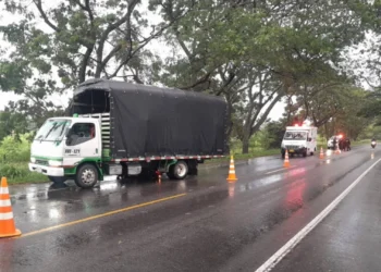 Accidente en la vía Chicoral – Espinal dejó un motociclista herido y genera paso restringido