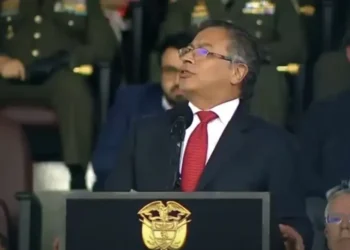 Polémica por el día cívico del 18 de marzo: mandatarios locales rechazan la medida