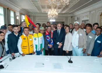 Petro plantea incluir temas económicos campesinos en consulta popular