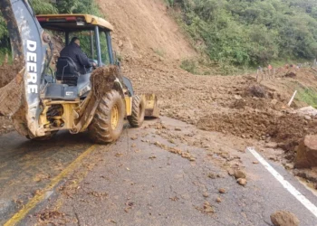 Deslizamientos obligan a paso controlado en el norte del Tolima y habilitada la Linea
