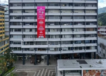 Cuestionan millonarios contratos de comunicación en Gobernación del Tolima