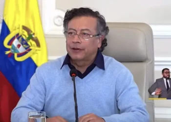 Petro critica al Banco de la República y denuncia especulación en el alza del gas