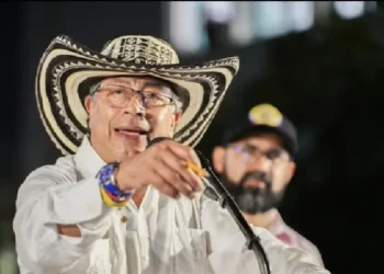 Centrales obreras proponen 12 preguntas al Gobierno para consulta popular laboral