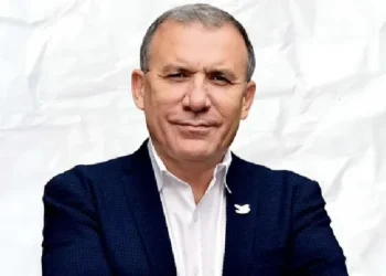 Roy Barreras deja embajada y se lanza por la Presidencia en 2026