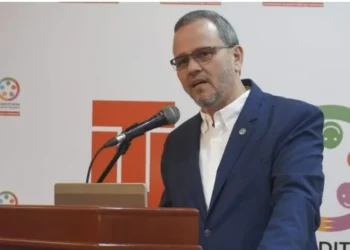 Estudiantes de la UT tildan de “cobarde” la ausencia del rector Mejía en asamblea pública