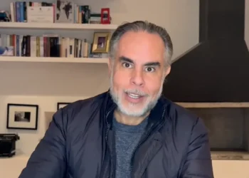 Benedetti aclara propuesta de Petro sobre Constituyente