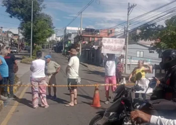 Cuatro días sin agua: habitantes del Jordán 7ª etapa protestan en plena fiesta de San Pedro
